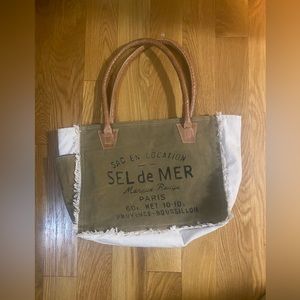 Tote bag